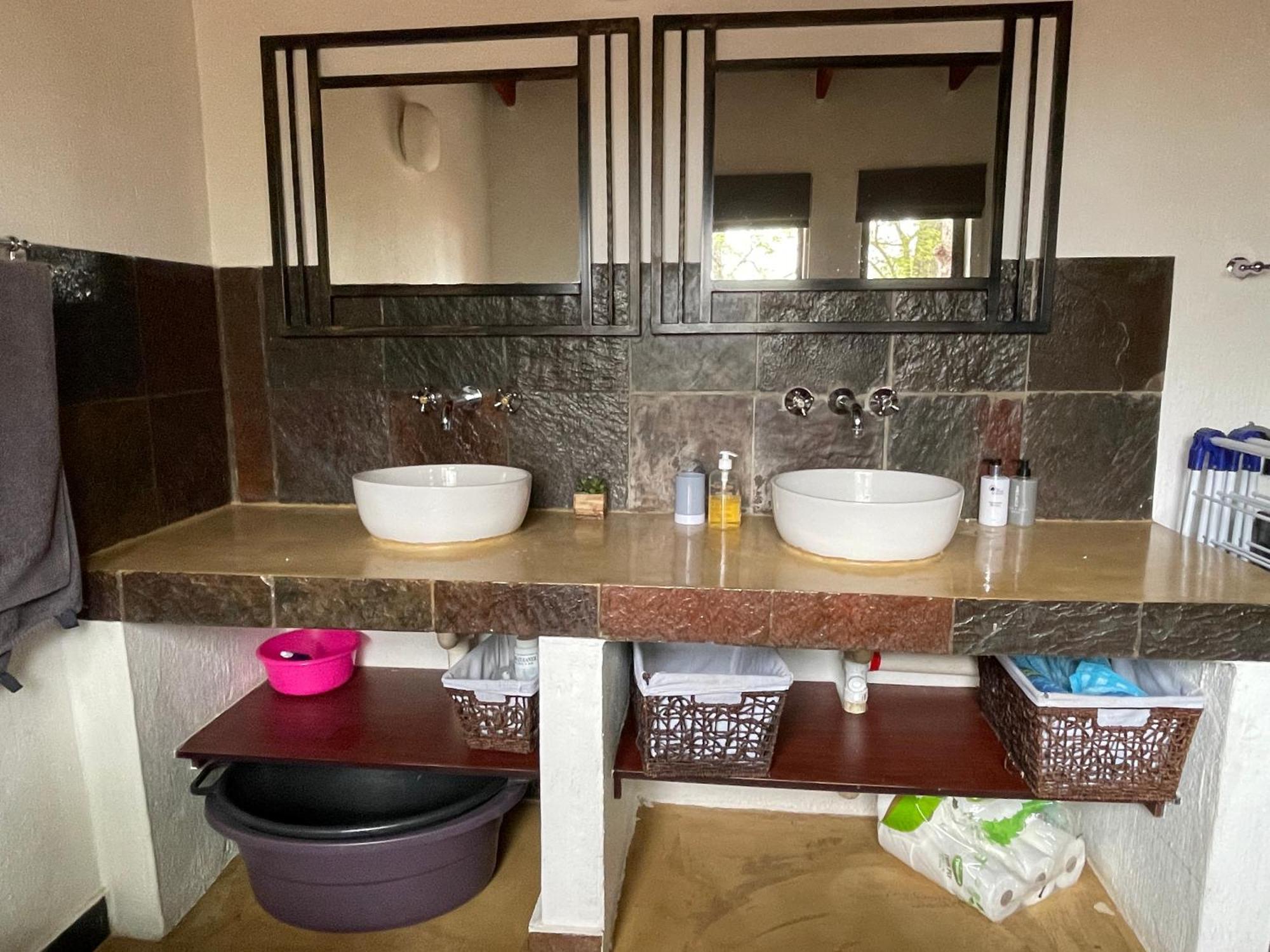 The Cheetah Rest Villa โฮดสปรูท ภายนอก รูปภาพ